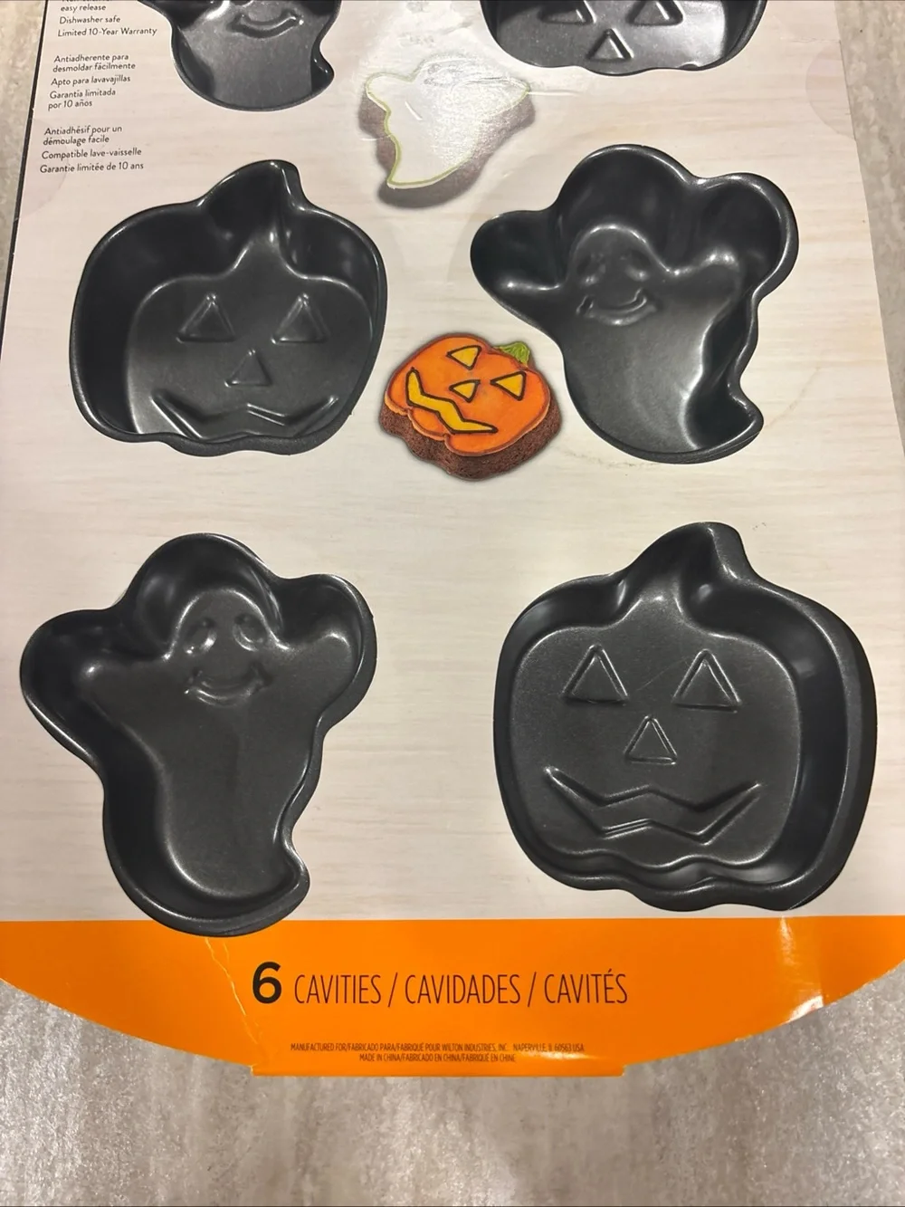 Wilton 6 Cavity Ghost And Jack O Lantern Mini Cake Pan #2105-8961 Non-Stick